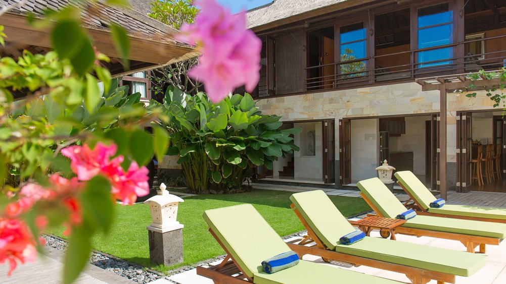 Villa Bayu Gita Residence - Deckchairs and garden
